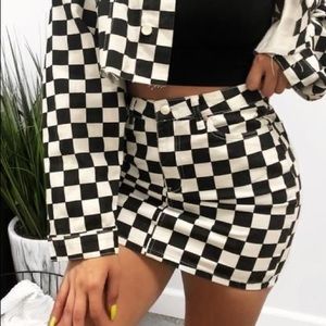 Laura’s boutique Kaly checkered skirt